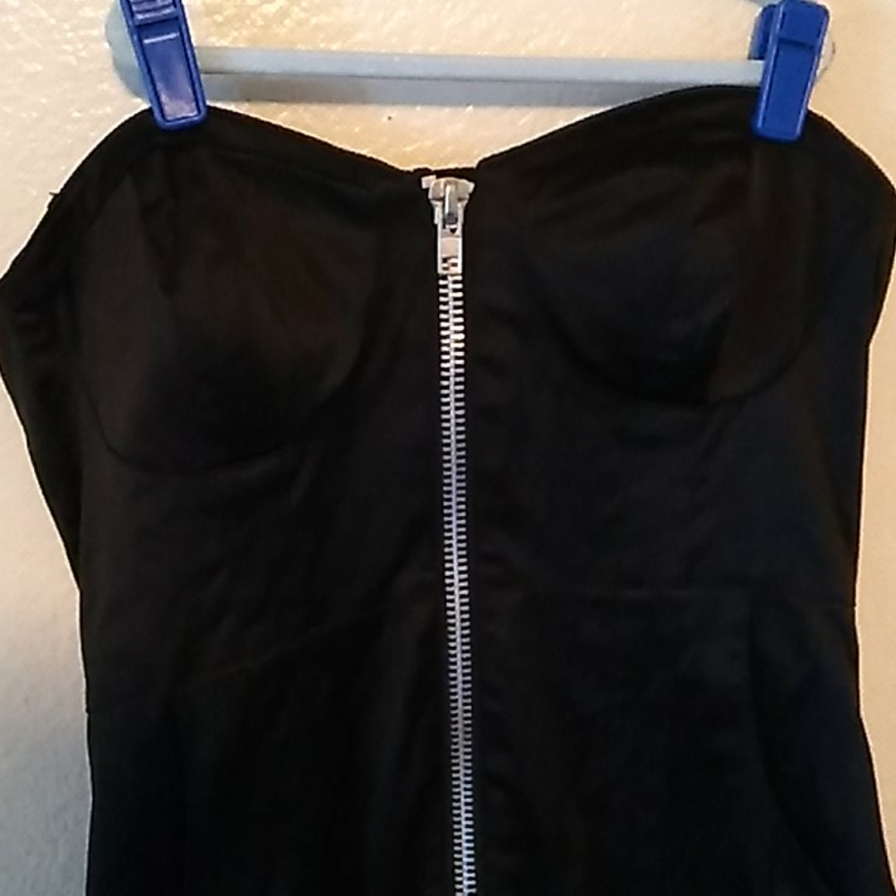 LOVE TEASE STRAPPLESS ZIPPER DRESS - Picture 2 of 5